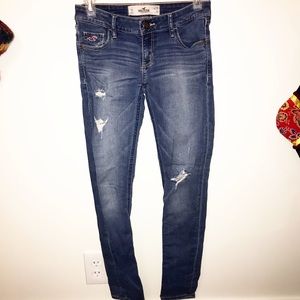 Hollister distressed jeans, stretchy fit!